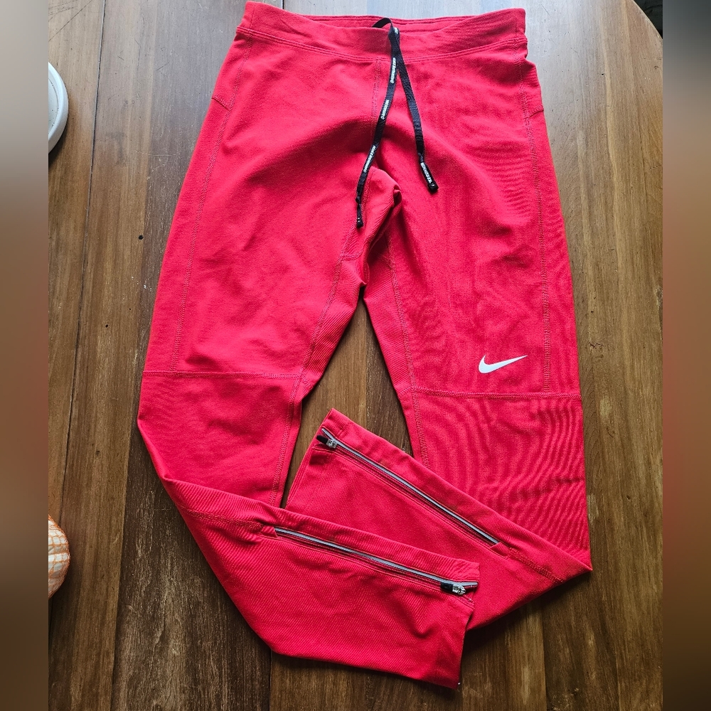 Nike Women's Red Dri Fit Leggings - Size Medium